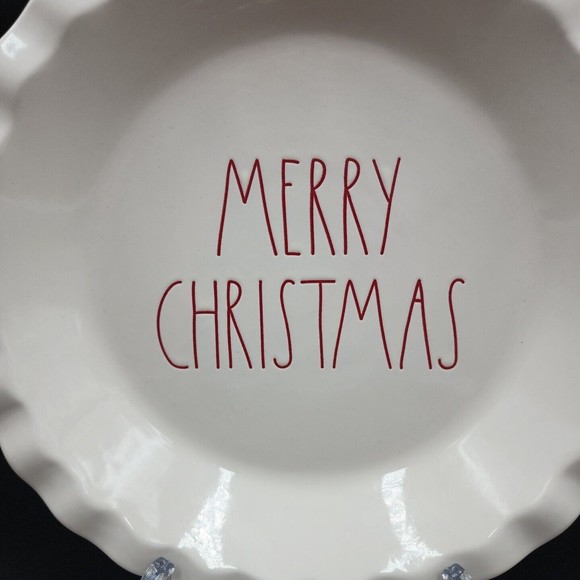Rae Dunn MERRY CHRISTMAS Pie Plate Dish 10" RED Farmhouse Scalloped Edge New - Picture 2 of 6